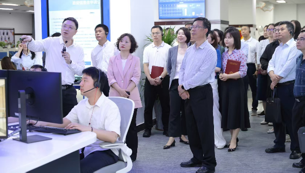 市政协副秘书长薛晓东一行调研广州12345政务服务便民热线